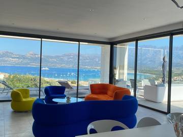 Villa pour 10 personnes, avec piscine et jardin ainsi que sauna et vue, animaux acceptés à Calvi