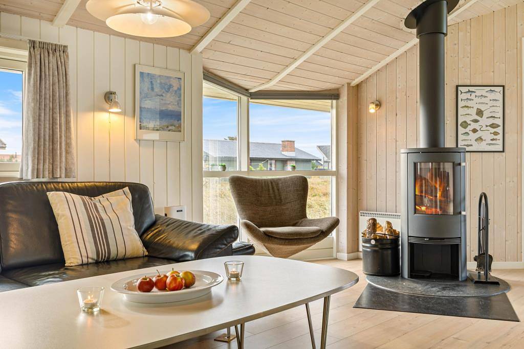 Schönes Ferienhaus mit Sauna & Whirlpool für 6 Personen + 2 Hunde in Hvide Sande, Holmsland Klit