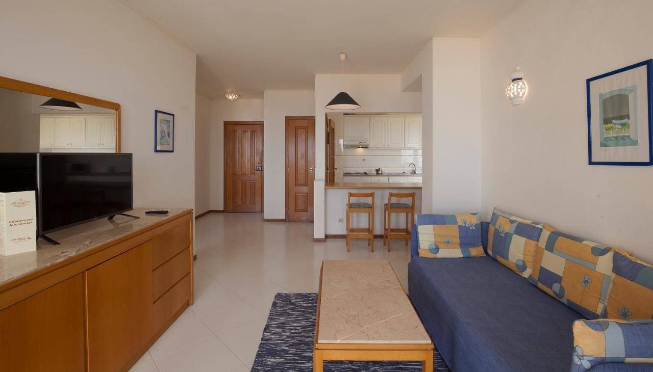 Aparthotel para 3 pessoas in Praia da Rocha, Portimão