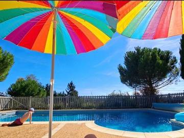 Gîte pour 7 personnes, avec jardin ainsi que piscine et terrasse à Cherveix-Cubas