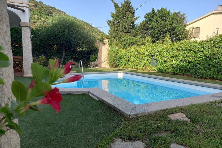 Ferienwohnung für 4 Personen, mit Terrasse und Pool sowie Garten - 1