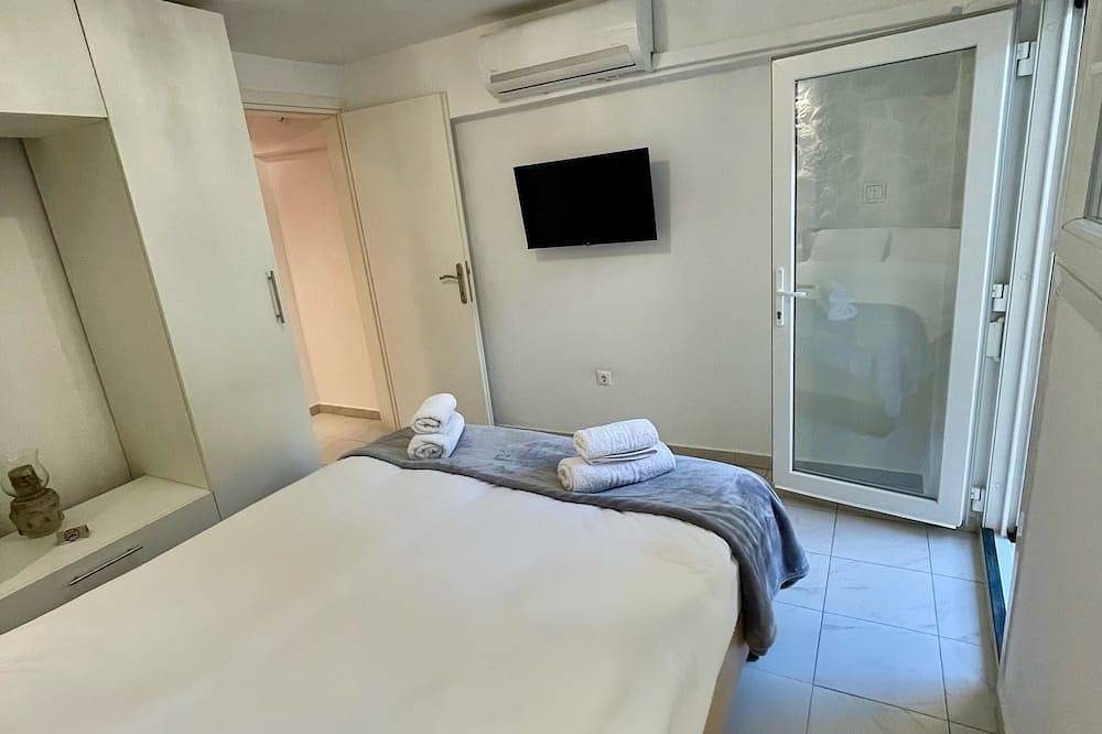 Ganze Wohnung, Central Studio Flat with Garden in Volos, Magnisia