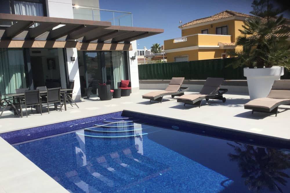 Villa spacieuse(7p)plage à2 km piscine privée 3 chambres 3Sd Bains wifi barbecue in Playa Moncayo, Guardamar del Segura