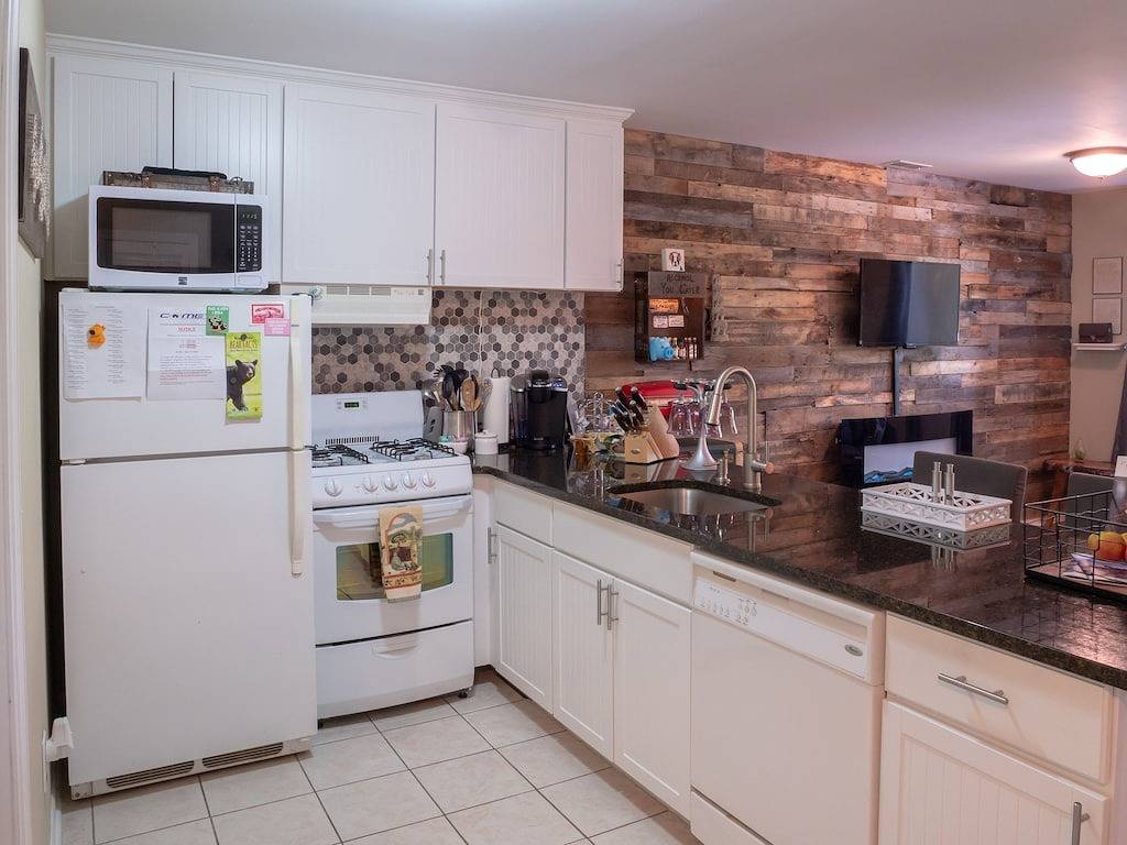 Ganze Wohnung, 3 Schlafzimmer Ski On Ski Off Condo mit herrlicher Aussicht. Einzigartiges Eigentum! in Mountain Creek