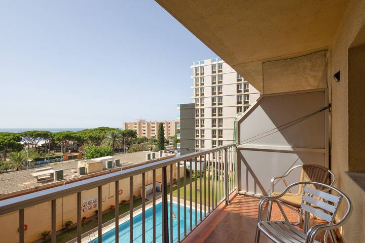 Ferienwohnung für 4 Personen, mit Balkon und Garten in Malgrat de Mar