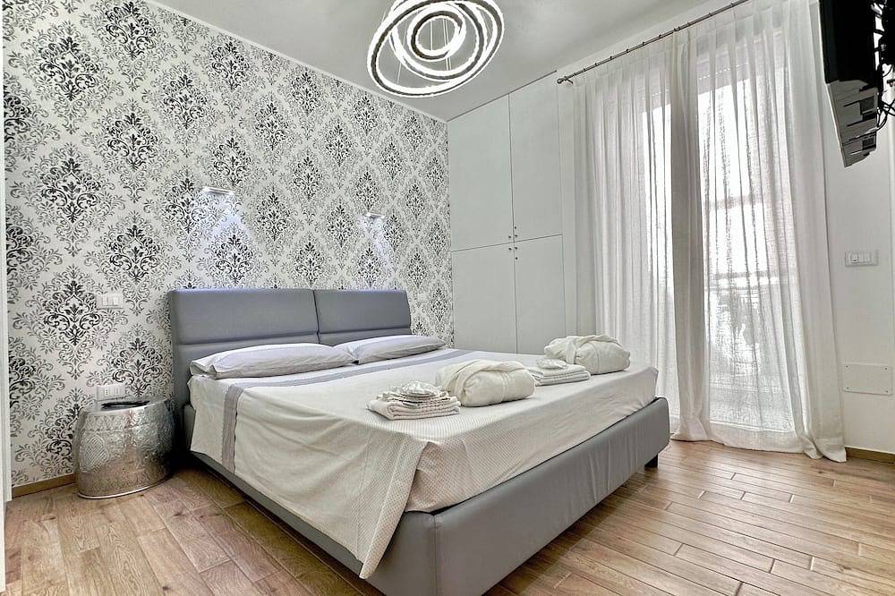 Entire apartment, Elegant renovated apartment in the center of town, a few steps from the beach in Misano Adriatico, Rimini Province