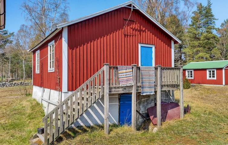 Hel semesterlägenhet, Lägenhet för 5 Personer med trädgård in Svenska Östersjön