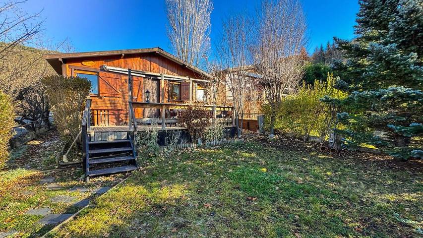 Gîte pour 4 personnes, avec jardin et piscine à Osséja