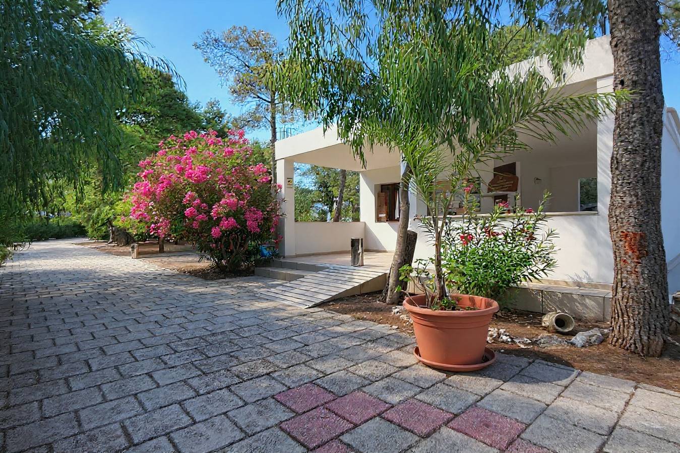 Appartement entier, Appartement 'Sabbia D'oro, Trilocale 503' avec piscine partagée et Wi-Fi in Vieste, Gargano