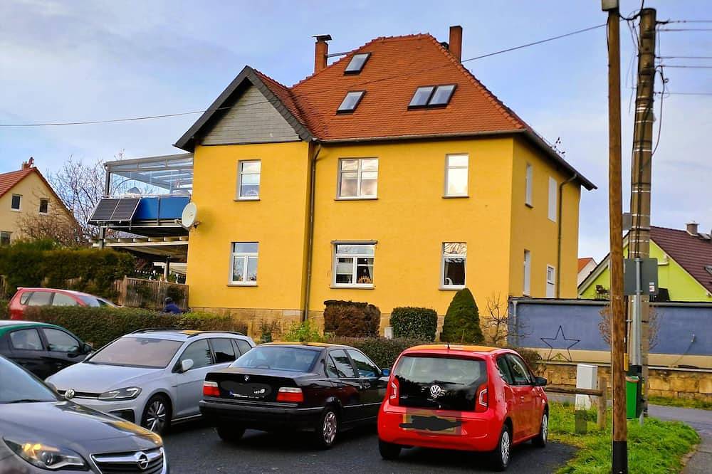 Ganze Wohnung, Traumhafte Ferienwohnung mit Blick über Dresden. in Bannewitz, Osterzgebirge