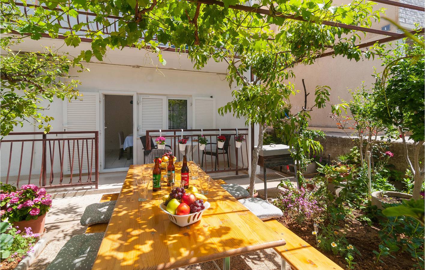 Ganze Ferienwohnung, Ferienwohnung für 8 Personen mit Terrasse in Dugi Rat, Split-Dalmatien