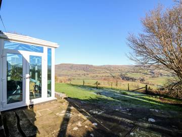 Cottage for 6 People in Powys, Mid-Wales, Photo 2