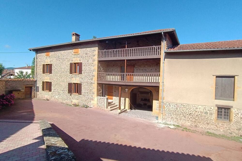 Maison en Pierres à Sarcey en Beaujolais 12 personnes in Sarcey, Lyon et ses environs