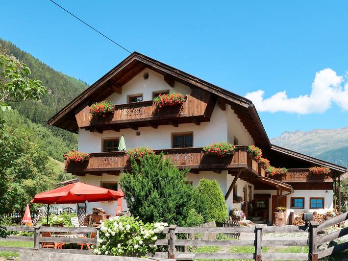 Ferienwohnung für 4 Personen, mit Balkon und Garten in Kaunertal