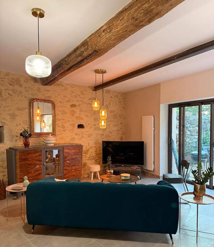 Location de vacances pour 6 personnes, avec Jacuzzi et Terrasse ainsi que Jardin et Vue à Saint-Macaire