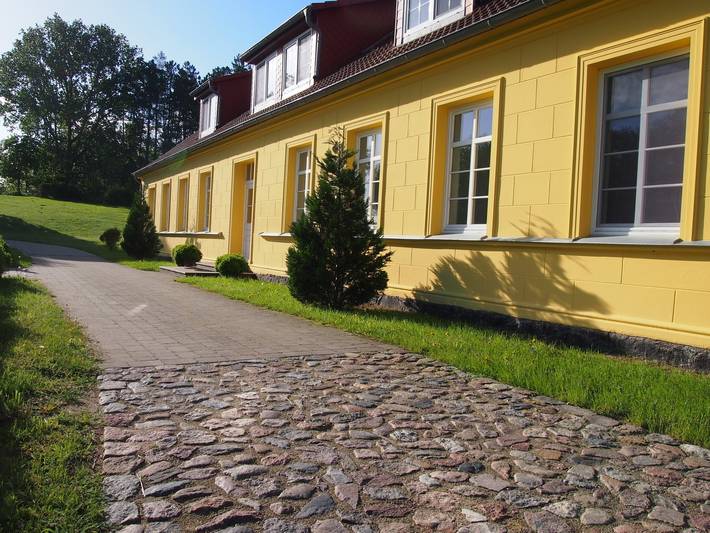 Ferienwohnung für 2 Personen, mit Balkon und Terrasse sowie Garten und Sauna auf Hiddensee