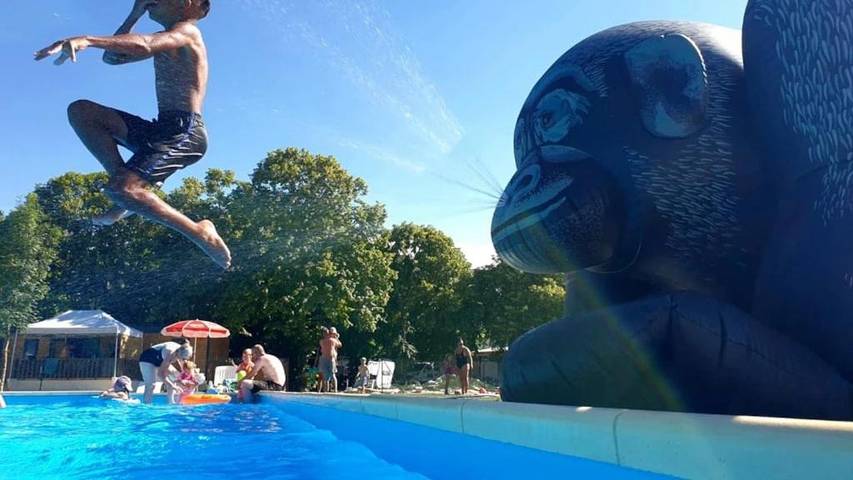 Camping pour 6 personnes, avec Piscine