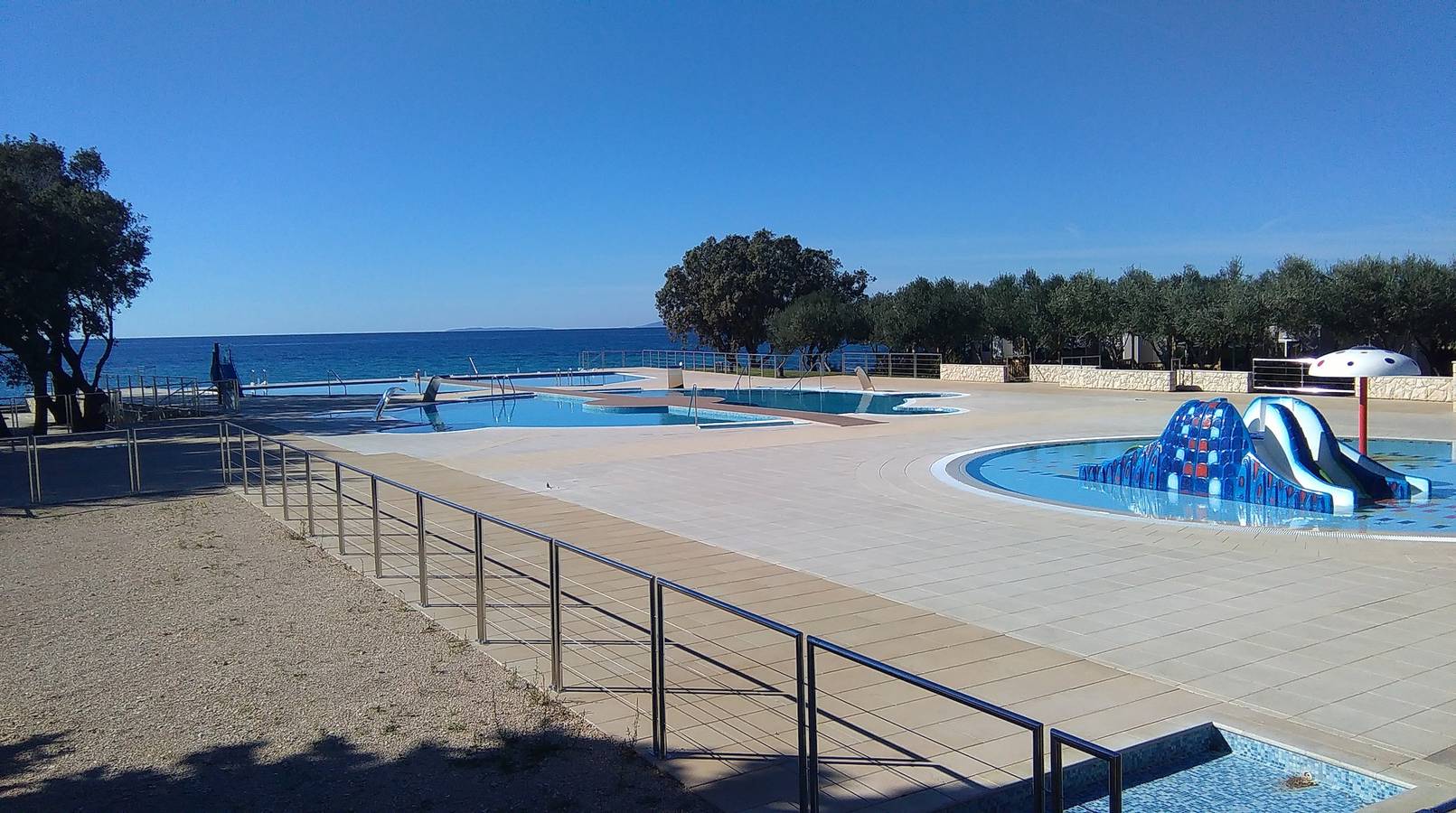 Ganze Wohnung, Family-friendly apartments with swimming pool Novalja, Pag - 13090 in Gajac, Pag