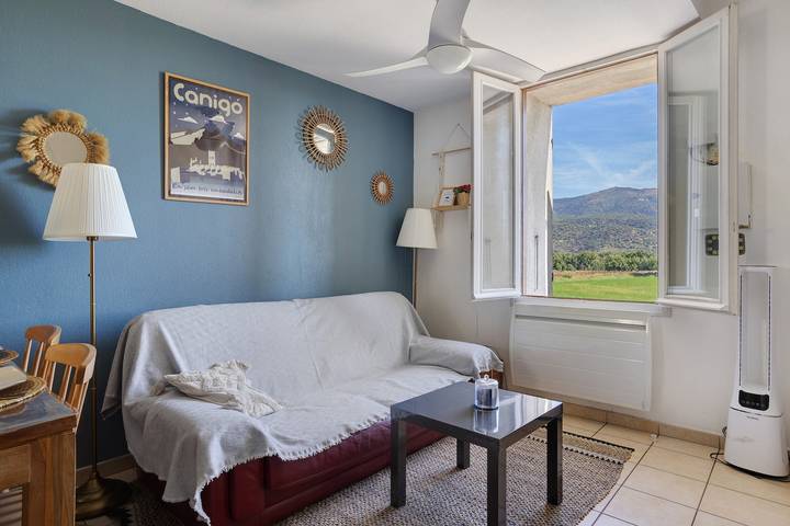 Entire apartment, Apartment 'Gite Le Canigou 3 Stars' with Mountain View, Private Terrace and Wi-Fi in Prades, Prades region