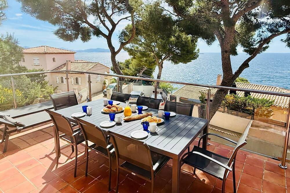 Authentic family home \"La Pinède\" Sea view in Ensuès-la-Redonne, Mediterranean Coast (France)