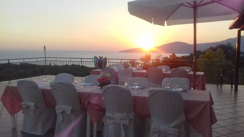 Agriturismo per 3 persone, con Terrazza e Giardino nonché Piscina e Panorama a Ascea