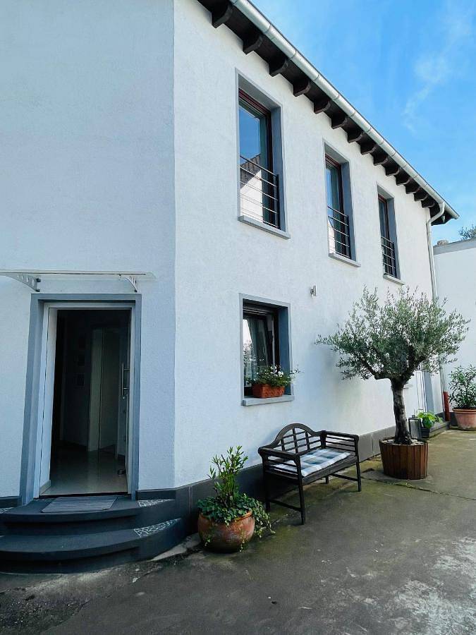 Ganze Wohnung, One-Bedroom Apartment in Winningen, Osteifel
