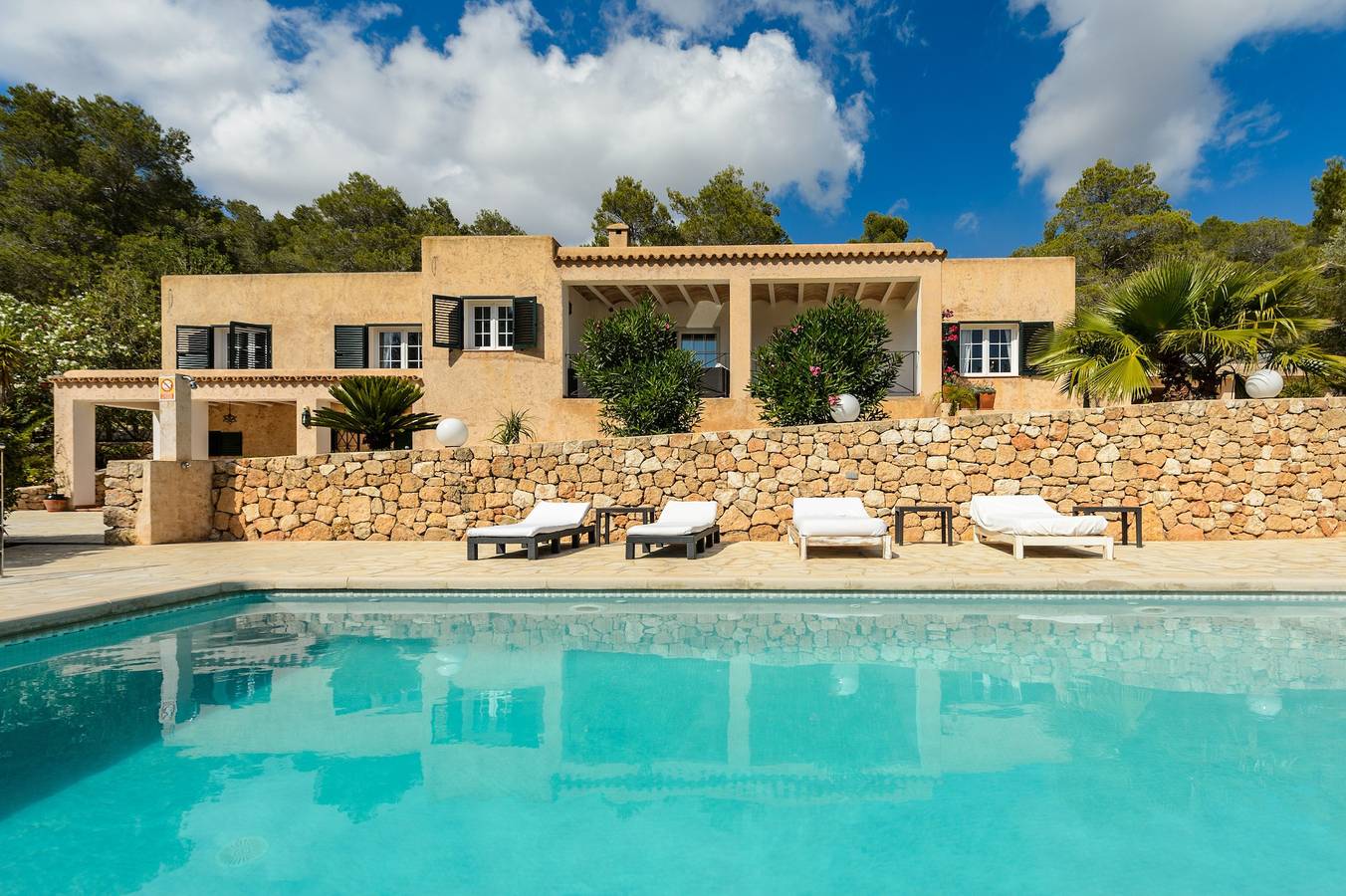 Luxuriöse Villa "Casa Olivo" mit Bergblick, Pool, Wlan, Balkon und Klimaanlage in San José (Ibiza), Sant Josep de sa Talaia