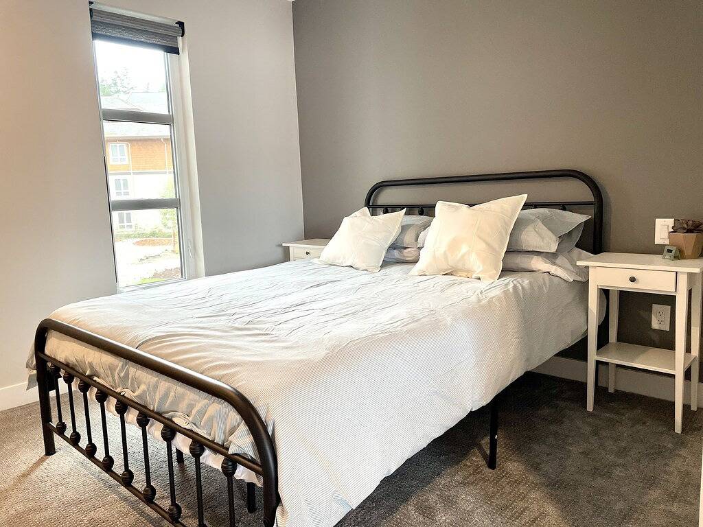 Parksville Sunrise Ridge Ocean Front Resort 2 bedroom 2.5 bath, Pool, hot tub! in Parksville, Regional District of Nanaimo