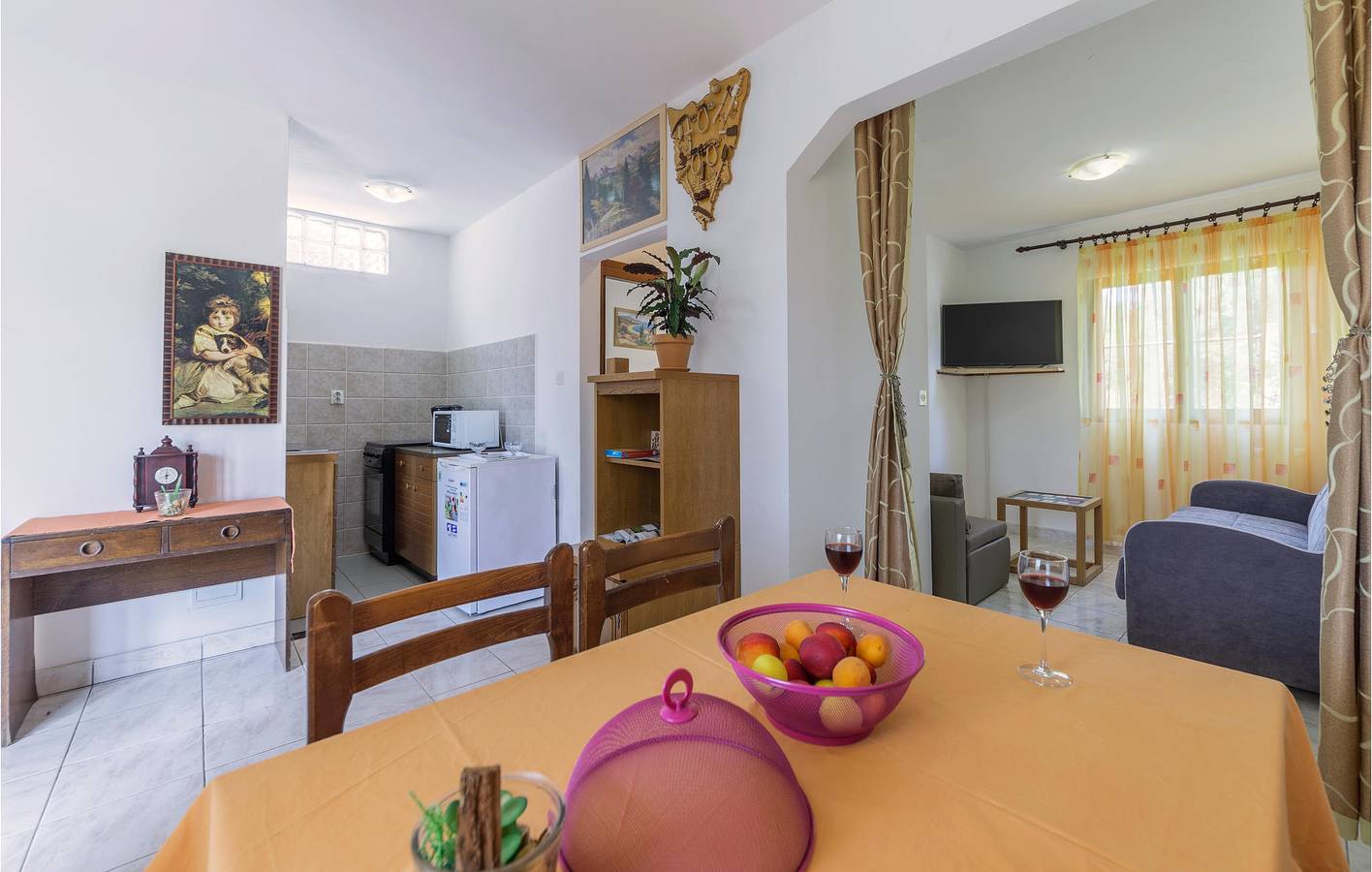 Ganze Ferienwohnung, Ferienwohnung für 4 Personen mit Garten in Peruski, Südküste Istrien