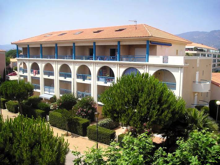 Villa pour 6 personnes, avec Balcon ainsi que Terrasse et Piscine dans Le Lavandou