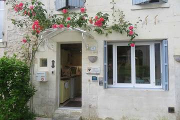 Gîte pour 4 personnes, avec jardin à Bourg-Charente