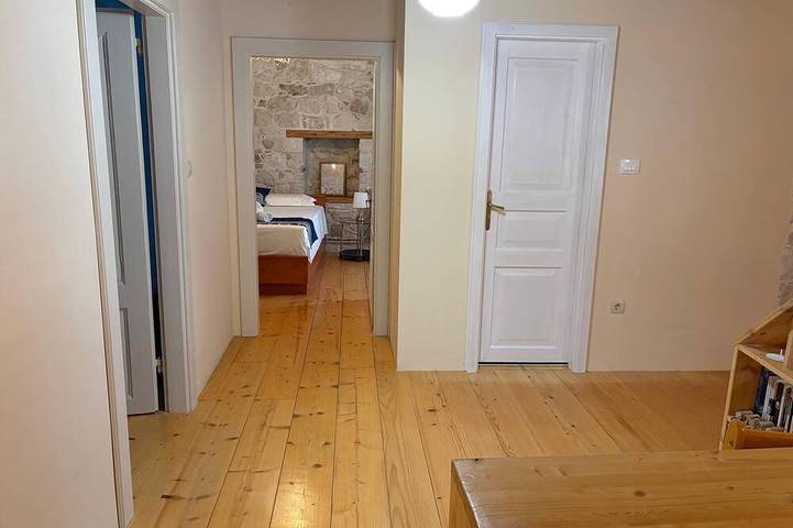 Villa für 10 Personen, mit Balkon in Split-Dalmatien - 2