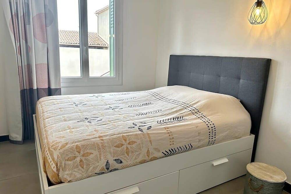 Villa Keromate, air-conditioned villa with natural pool. in Entraigues-sur-la-Sorgue, Vaucluse