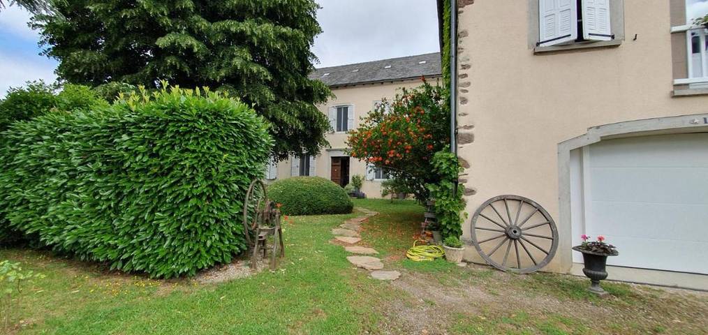 Maison d’hôte pour 3 personnes, avec Jardin ainsi que Piscine et Vue à Tauriac-de-Naucelle