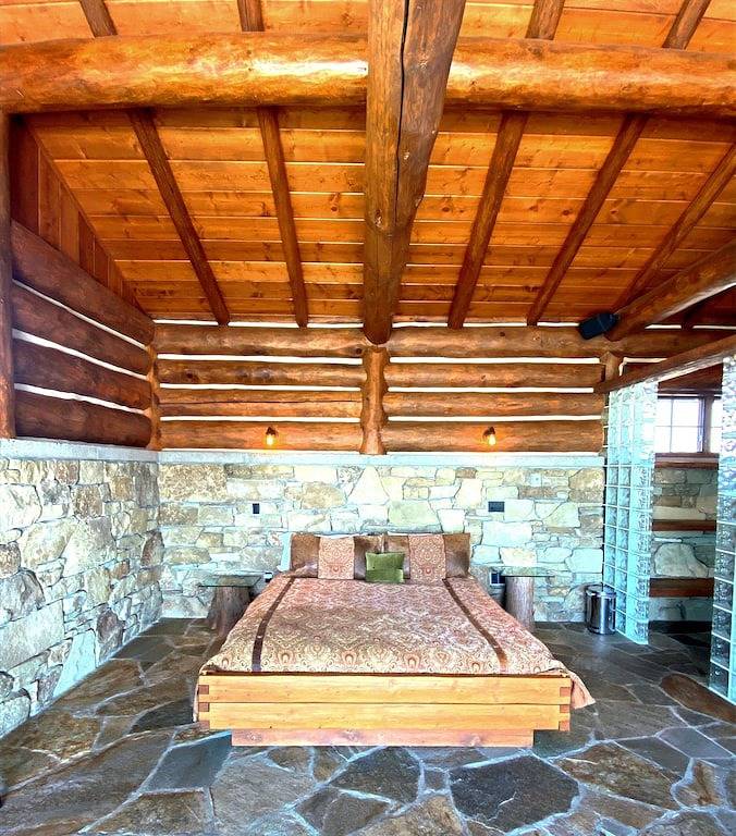 Ferienhaus für 2 Personen, mit Terrasse und Whirlpool in Montana