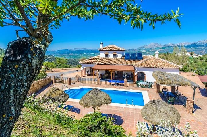 Villa pour 12 personnes, avec terrasse et jardin - 1