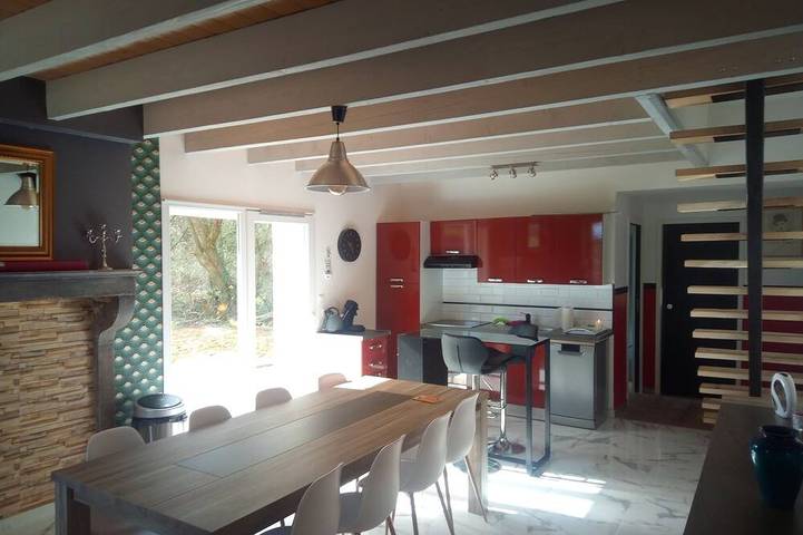 Location de vacances pour 12 personnes, avec jardin ainsi que terrasse et jacuzzi à Allerey-sur-Saône