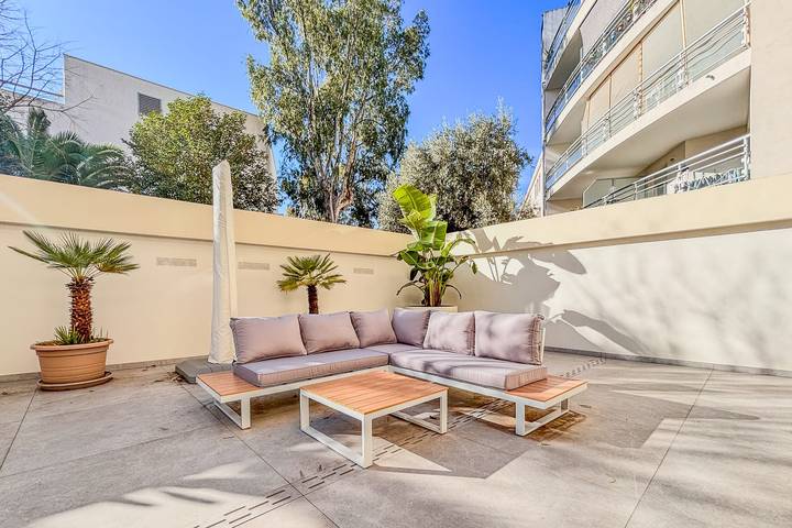 Apartamento vacacional entero, 2P Apartment Just Steps from Antibes Beaches in Juan-les-Pins, Antibes