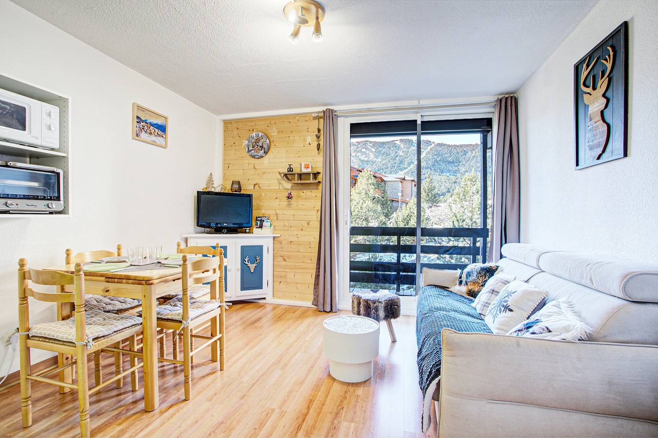 Appartement entier, Le Petit Montagnard - Station accessible à pied in Les Angles, Parc naturel régional des Pyrénées catalanes