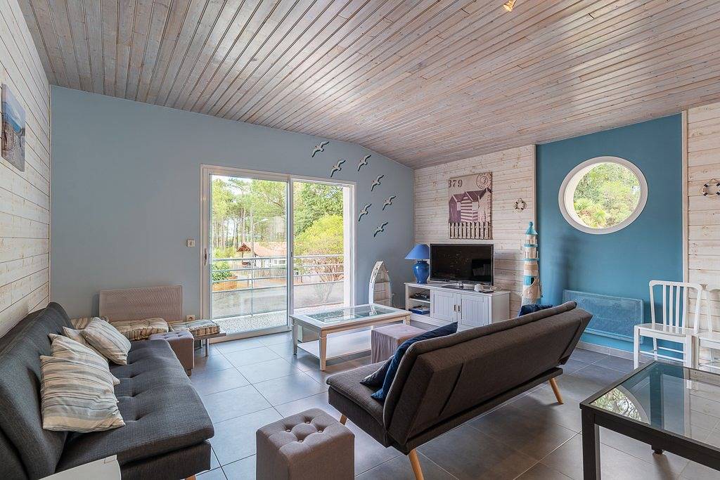 Appartement de vacances entier, Magnifique villa pour 14 personnes avec vue sur le lac de Biscarrosse in Biscarrosse, Côte d’Argent