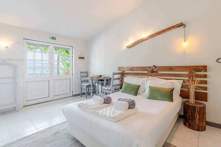 Location de vacances pour 28 personnes, avec piscine et balcon ainsi que jacuzzi et jardin dans Barroselas - 2