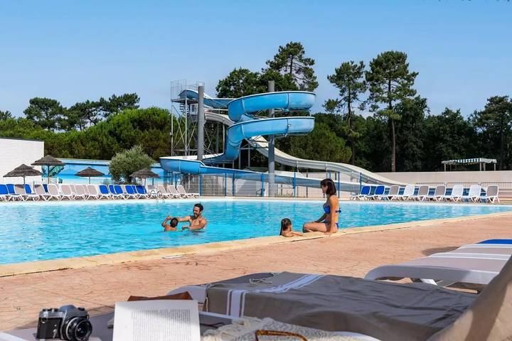 Bungalow für 4 Personen, mit Terrasse und Pool, mit Haustier in der Charente-Maritime