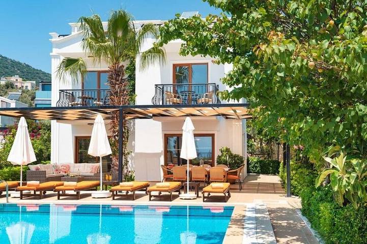 Villa für 8 Personen, mit Balkon und Garten - 1