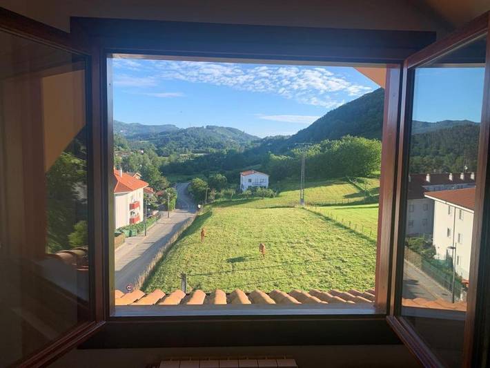 Gîte pour 4 personnes, avec Terrasse et Jardin ainsi que Piscine et Vue à Ramales de la Victoria