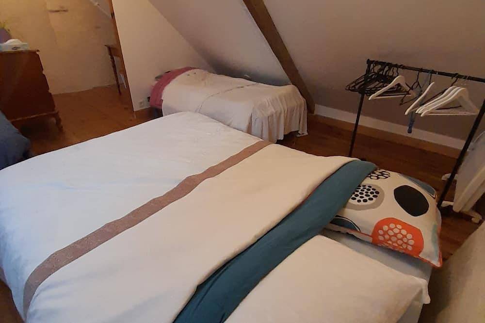 Charming house in the heart of nature in Paule, Guingamp Region