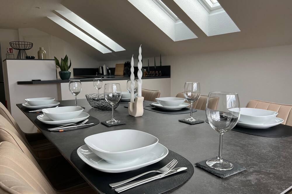 Ganze Wohnung, Mama-Apartments - 125qm Deluxe Apartment zum Wohlfühlen mit Balkon und Parkplatz in Fulda, Rhön-Hessen