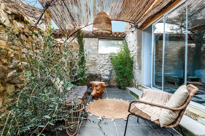 Studio pour 2 personnes, avec terrasse et sauna ainsi que jacuzzi et jardin