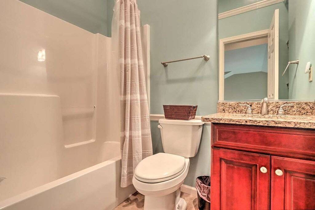 Fresh Bright and Clean Mountainside Villa w free Beach&Pool Access in Hickory Run State Park