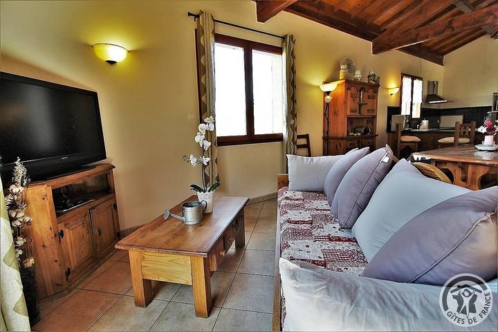 Gîte pour 4 personnes, avec Terrasse et Jardin dans Rhône - 3