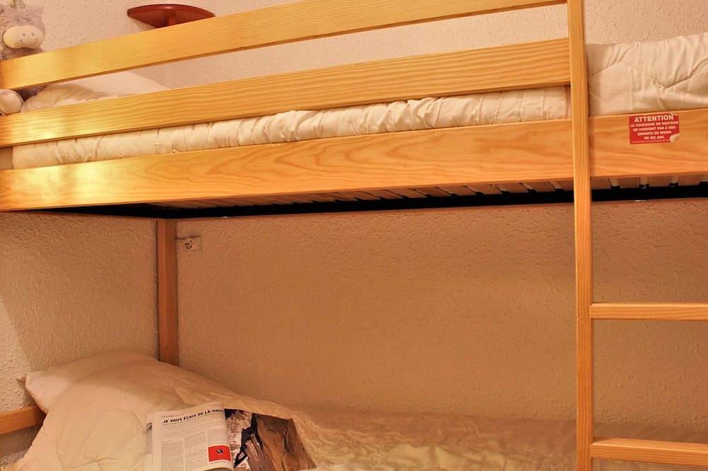 Apartamento entero, Estudio acogedor en montaña para 4, Risoul 1850, en calma y a pie de pistas in Station de Risoul, Risoul